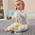 B.BOX bidon niekapek ze słomką GELATO kolor Banana Split 240 ml - obrazek 2