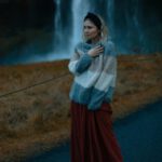 Looks by LUKS Twistband Velvet Black Diamond - obrazek 3