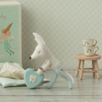 MAILEG myszka Wróżka Zębuszka chłopiec 11 cm TOOTH FAIRY in BOX - obrazek 2