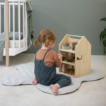 TRIXIE BABY Zwierzęta Drewniany Domek z Akcesoriami - obrazek 2