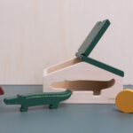 TRIXIE BABY krokodyl Drewniany Domek - obrazek 2