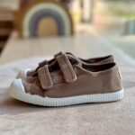 CIENTA trampki zapinane na rzepy BASQUET beige crep