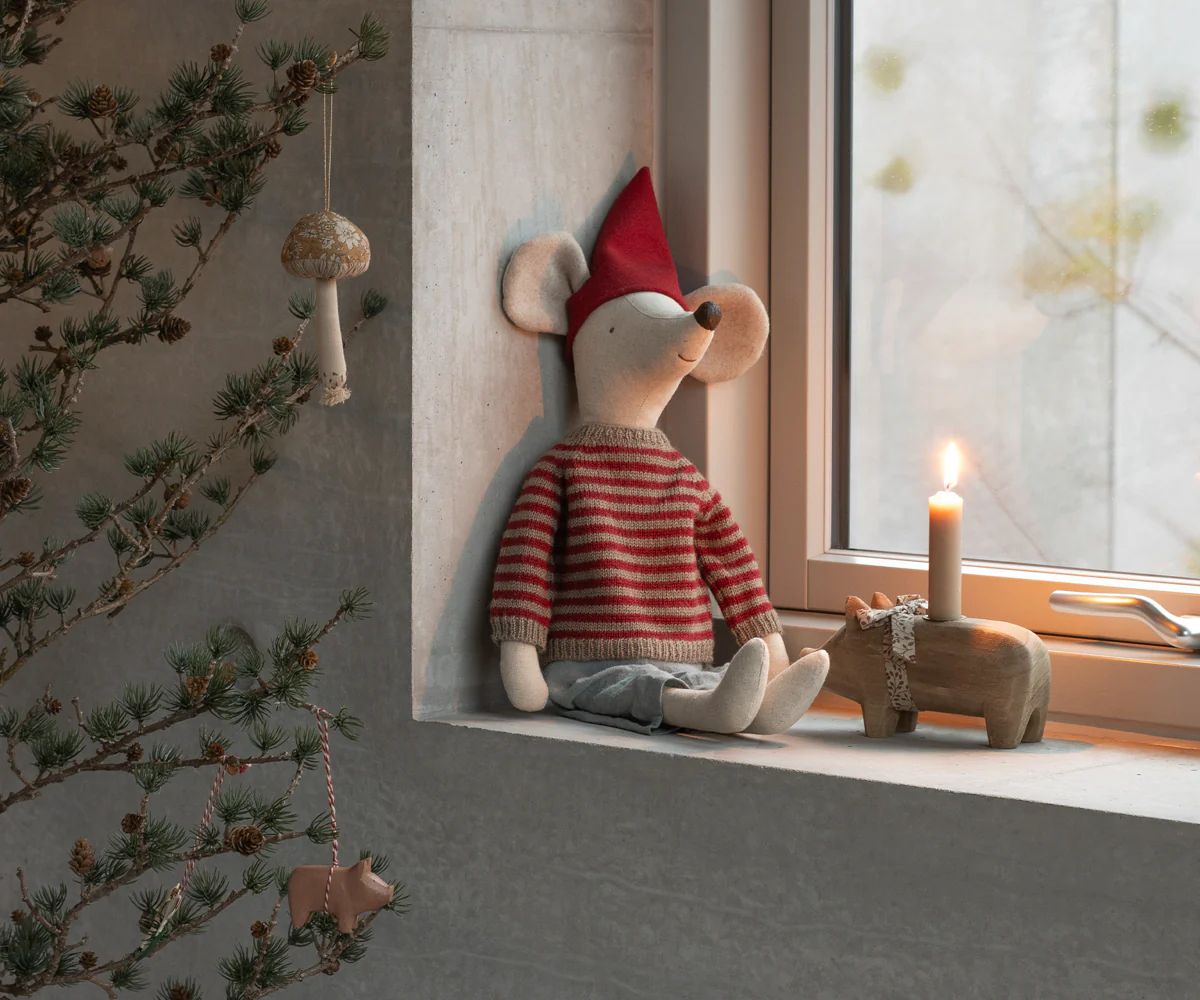 maileg-myszka-swiateczna-60-cm-christmas-maxi-boy-chwali-piętka.