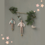 MAILEG Dekoracja bożonarodzeniowa Anioł z aureolą 26 cm Jumping Medium Rose - obrazek 2