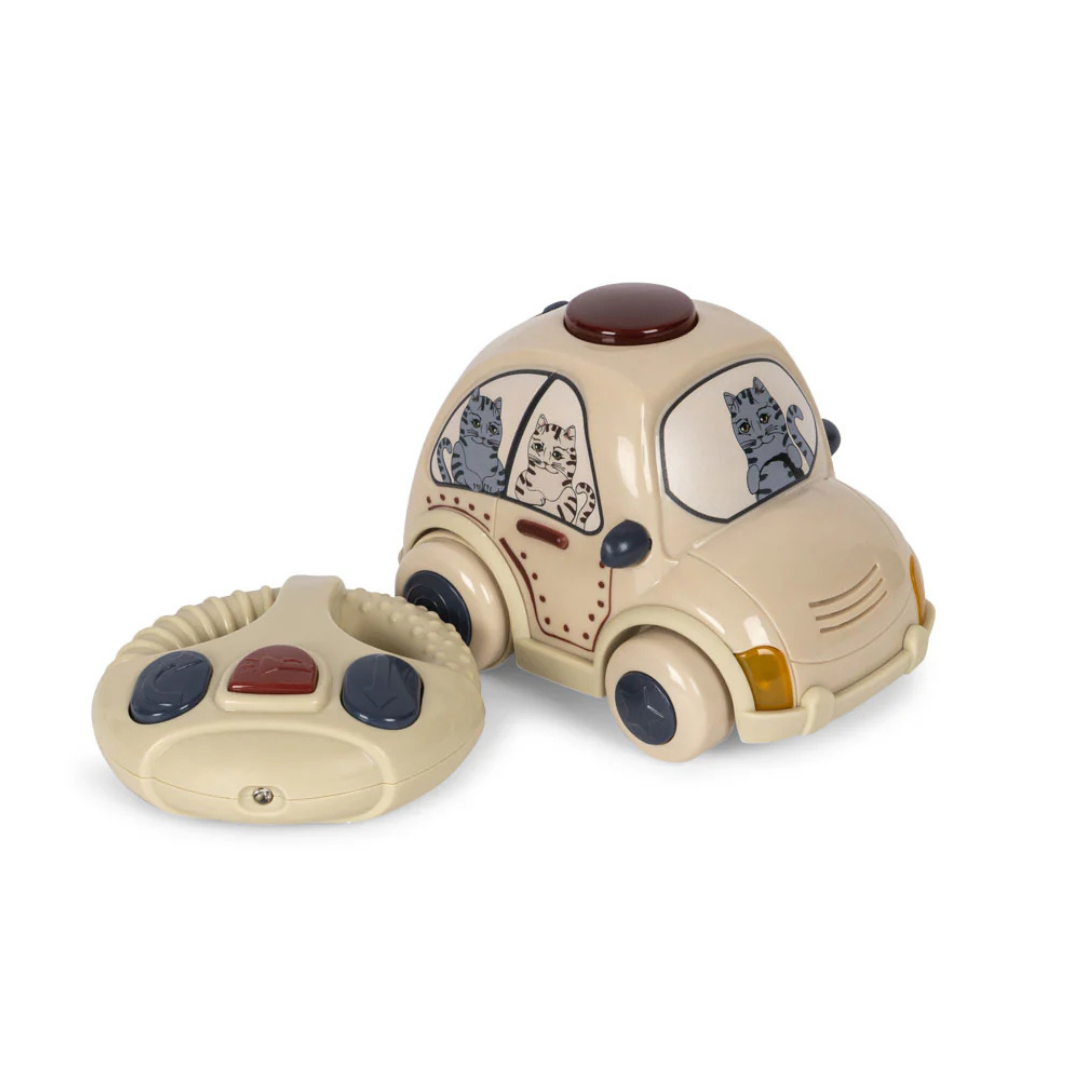 zdalnie-sterowany-samochod-policyjny-konges-slojd-chwali-pietka