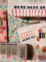 Zestaw akcesoriów do rysowania w walizce Konges Slojd -  Little Artist Set pink - obrazek 3