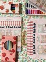 Zestaw akcesoriów do rysowania w walizce Konges Slojd -  Little Artist Set pink - obrazek 4