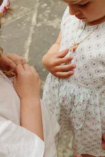 Konges Slojd Naszyjniki Przyjaźni dla dzieci Króliczki 2 sztuki - obrazek 2