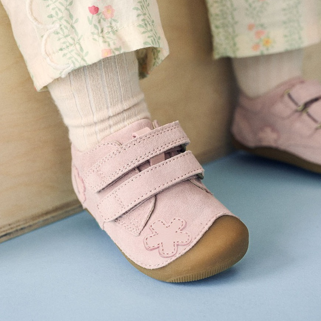 bundgaard-barefooty-dzieciece-do-nauki-chodzenia-petit-low-blossom-old-rose-chwali-piętka-sklep