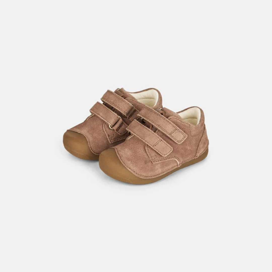Bundgaard Petit Low Mocha – pierwsze buty dziecięce Buty do nauki chodzenia Bundgaard Petit Low Mocha skórzane buciki dziecięce