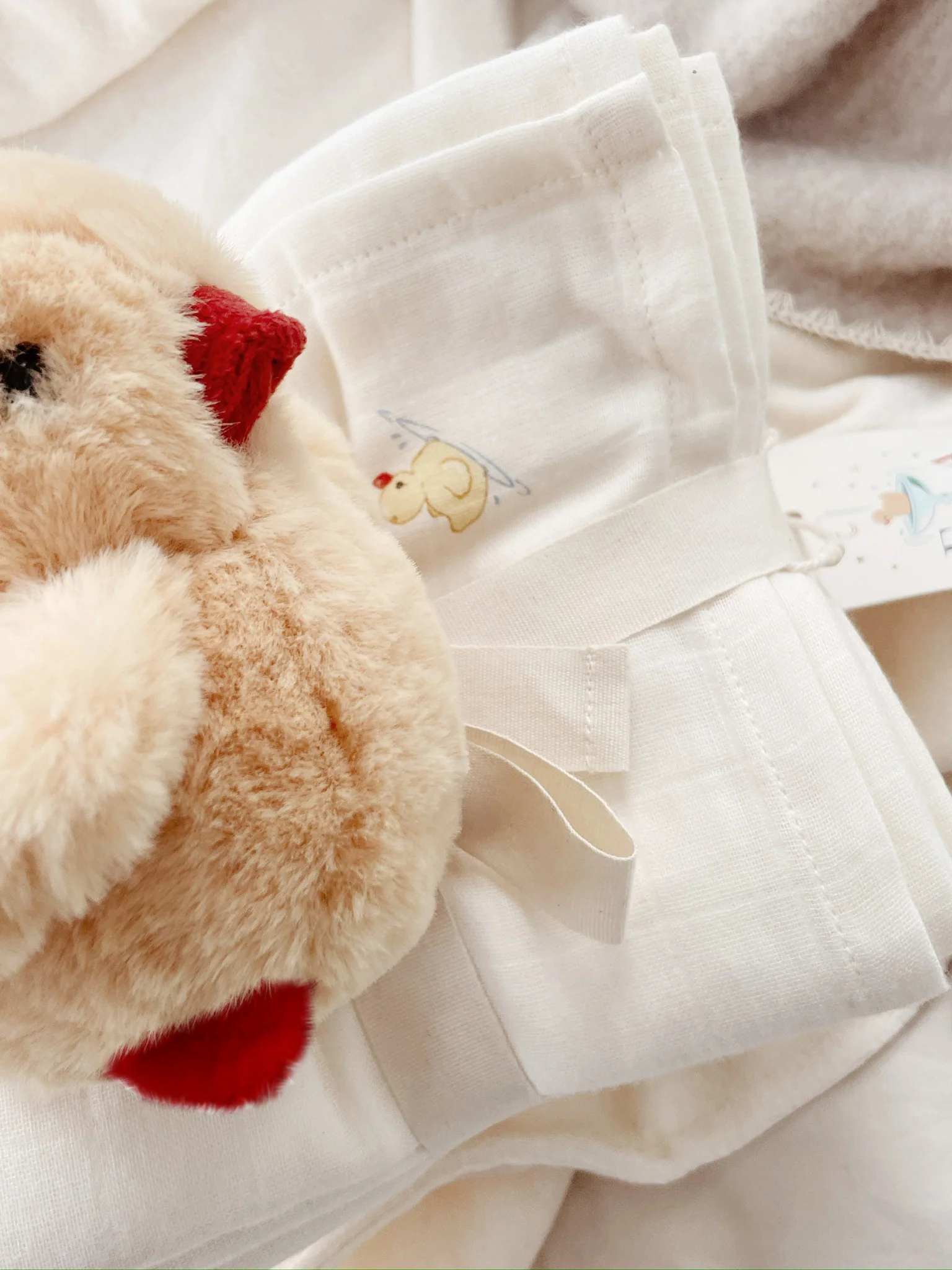 fanga-fontana-przytulanka-kaczuszka-z-grzechotka-mio-straw1