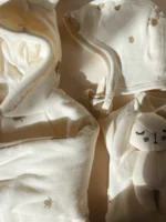 Konges Slojd Przytulanka dla niemowlaka Króliczek Mini Rabbit Off White - obrazek 3