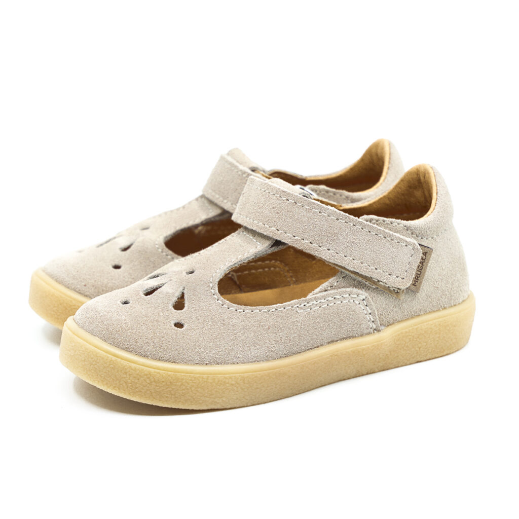 Baleriny dziecięce MRUGAŁA LUNA coconut skórzane dla dziewczynki z ozdobnym ażurowym przodem