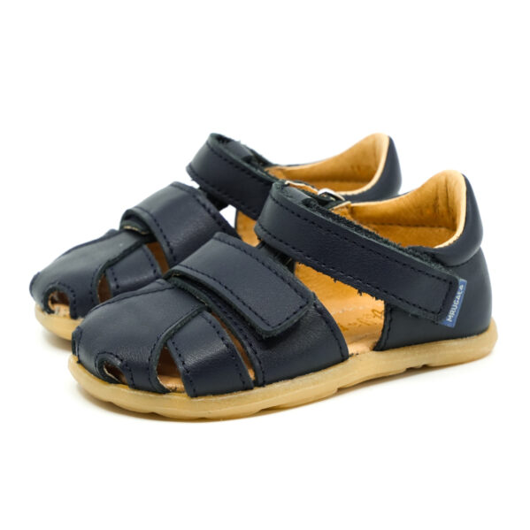 Sandały dziecięce MRUGAŁA MIO Blu z zakrytymi palcami skóra licowa dostępne w sklepie Chwali Piętka