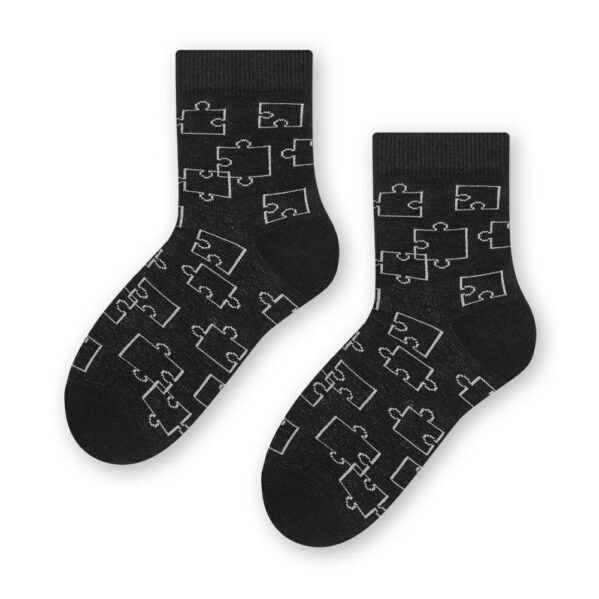 skarpetki dziecięce Steven czarne wzór puzzle bawełniane Chwali Piętka