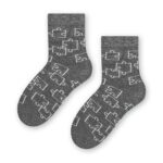 skarpetki dziecięce Steven szary melanż wzór puzzle bawełniane Chwali Piętka
