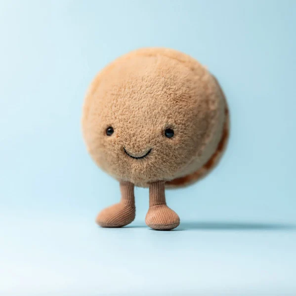 Jellycat Wesoły Makaronik Czekoladowy Mona 12 cm Amuseables Chwali Piętka