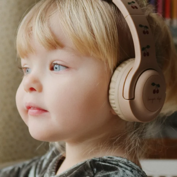Słuchawki dziecięce Konges Slojd Cherry Blush Bluetooth | Chwali Piętka