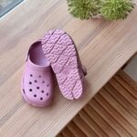 Klapki dziecięce EVA liliowe z przypinkami Realpaks Chwali Piętka