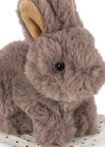 Pluszowy króliczek Konges Slojd Take Care of Me Bunny w transporterze – Chwali Piętka