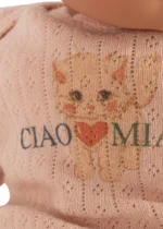 Lalka bobas Konges Slojd Cattie Ciao Miao Rose z nosidełkiem i smoczkiem – Chwali Piętka