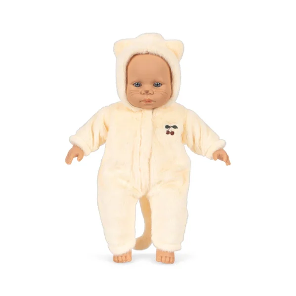 Lalka kotek Konges Slojd Kitty Beige 40 cm w puszystym kombinezonie – Chwali Piętka