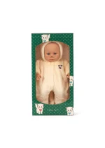 Lalka kotek Konges Slojd Kitty Beige 40 cm w puszystym kombinezonie – Chwali Piętka