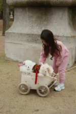 Wózek wagonik Konges Slojd Kids Stroller Wagon Cherry na lalki i pluszaki – Chwali Piętka