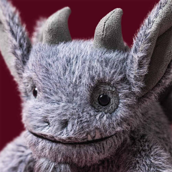 Jellycat Growlston Gargoyle pluszowy Gargulec Halloween 16 cm – Chwali Piętka